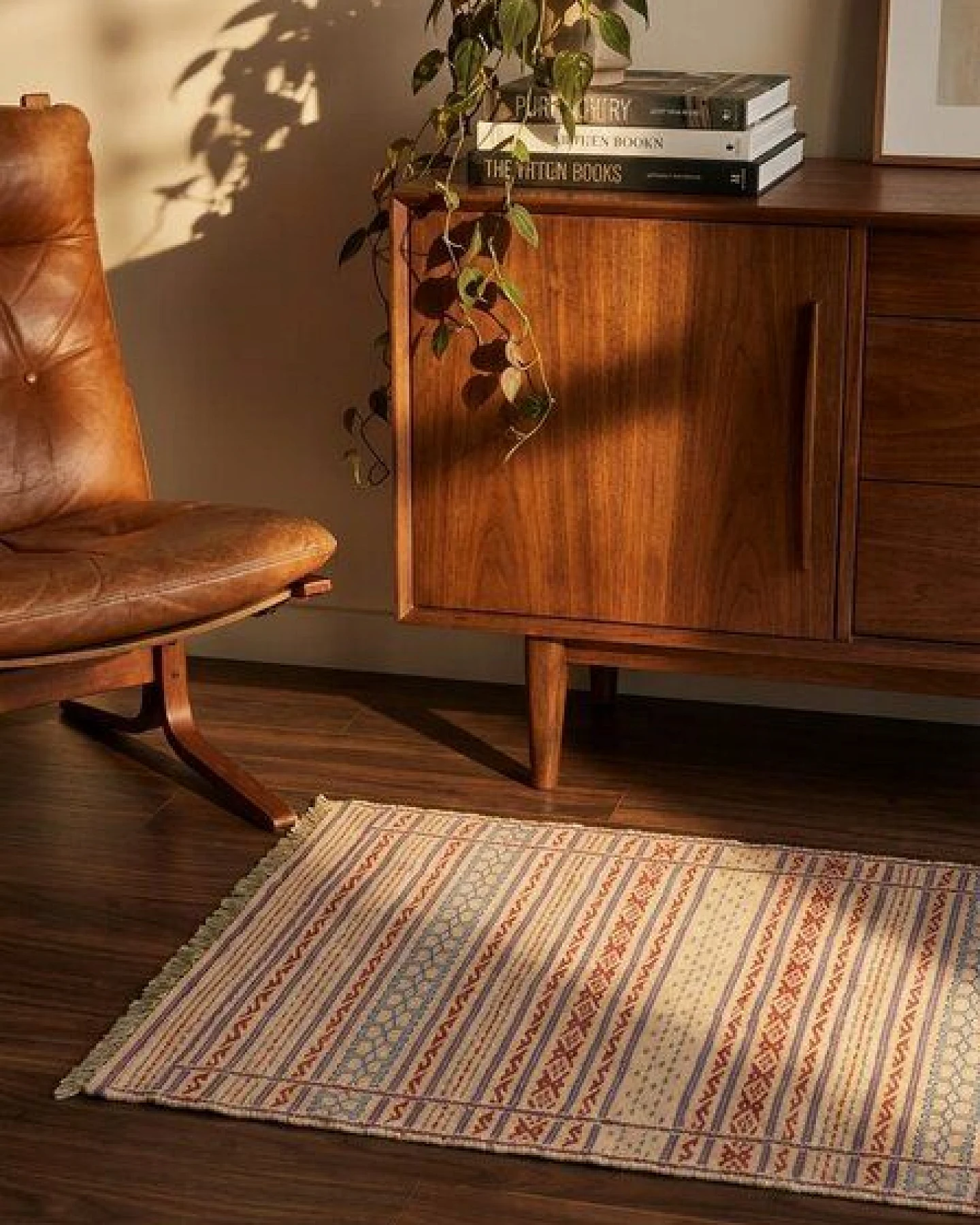 Kelim Kordi Beige „Rugtales“ aus Schurwolle, 84x124 cm – Ansicht 2
