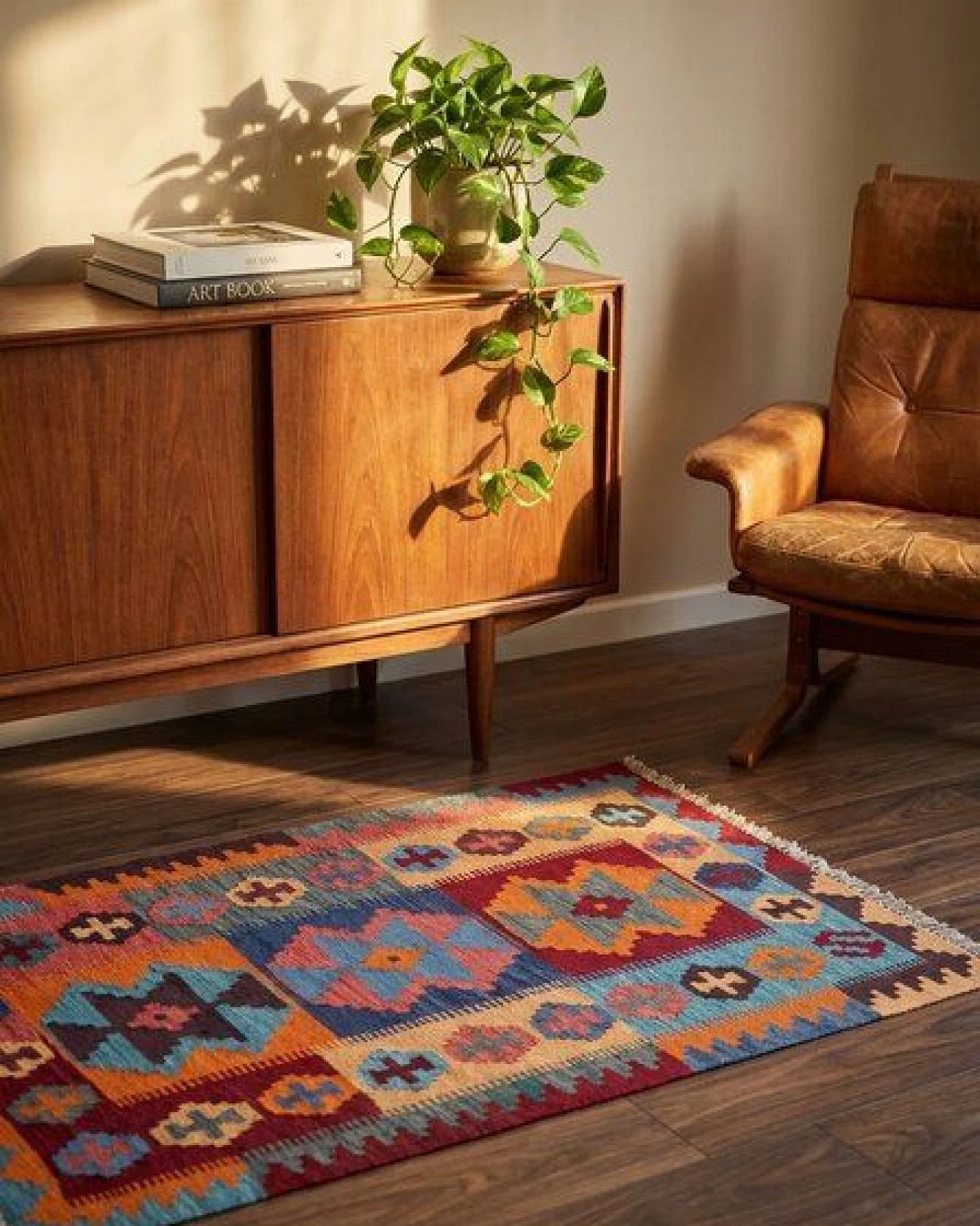 Kelim Gashgai Mehrfarbig „Rugtales“ aus Schurwolle, 84x129 cm – Ansicht 2