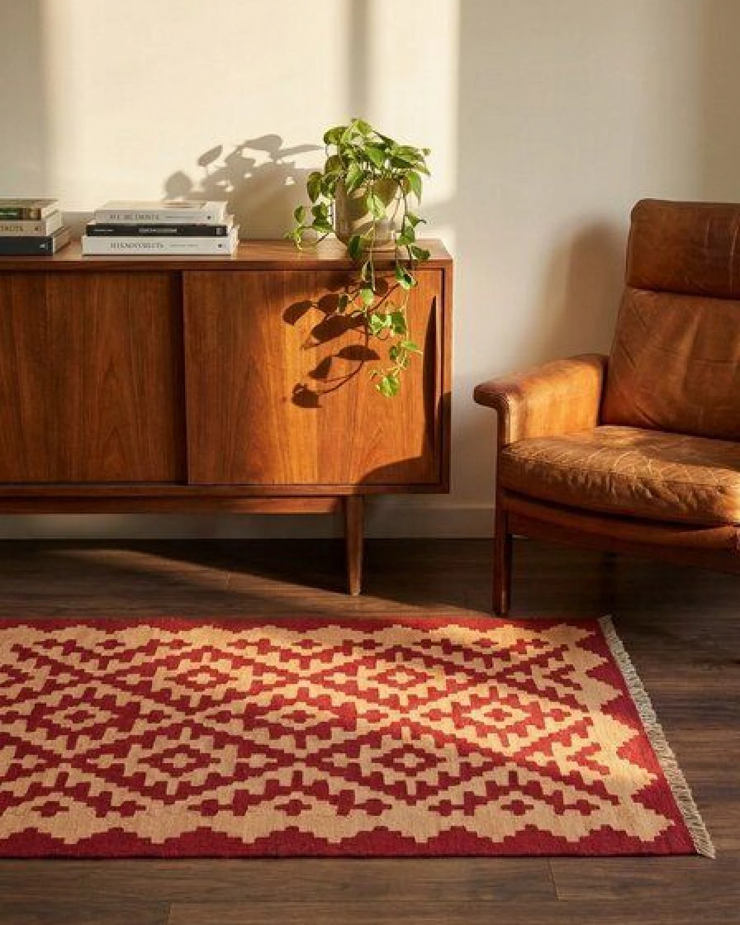 Kelim Gashgai Rot „Rugtales“ aus Schurwolle, 84x122 cm – Ansicht 2