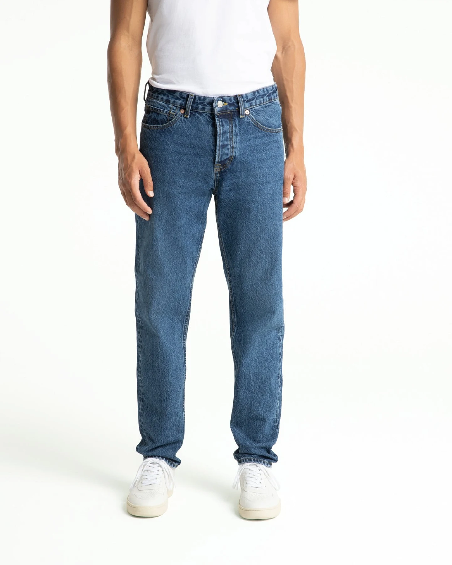 Kings of Indigo Herren vegan Jeans Sushan Stanley Mid Washed Blau – Ansicht 2