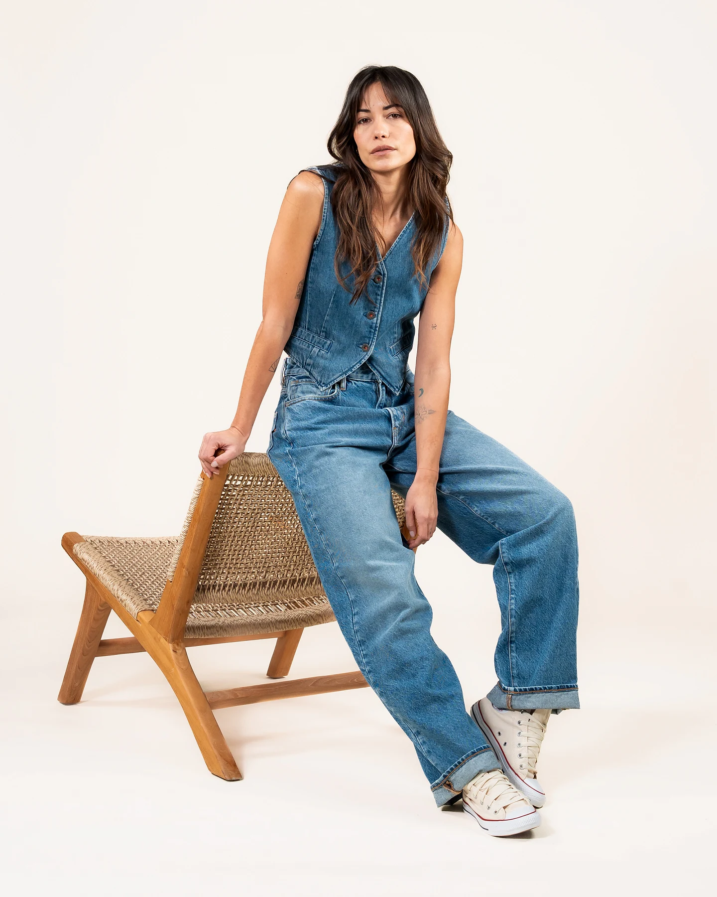 Kuyichi Damen vegan Jeans Lucy Loose Lifecycle Blau – Ansicht 2