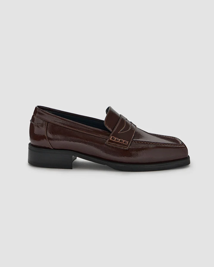 Prev Damen vegan Loafer Joan In Deep Plum