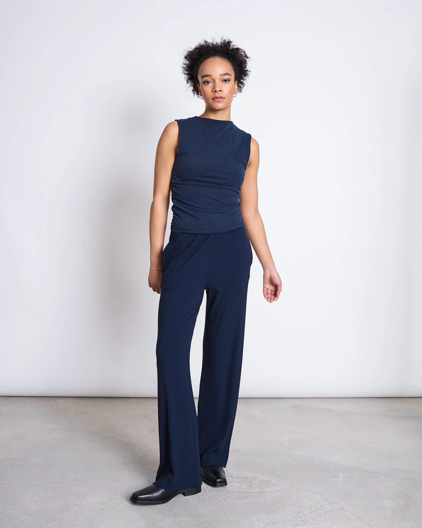 JAN 'N JUNE Damen vegan Top Mit Rüschen Rafo Nightfall – Ansicht 2