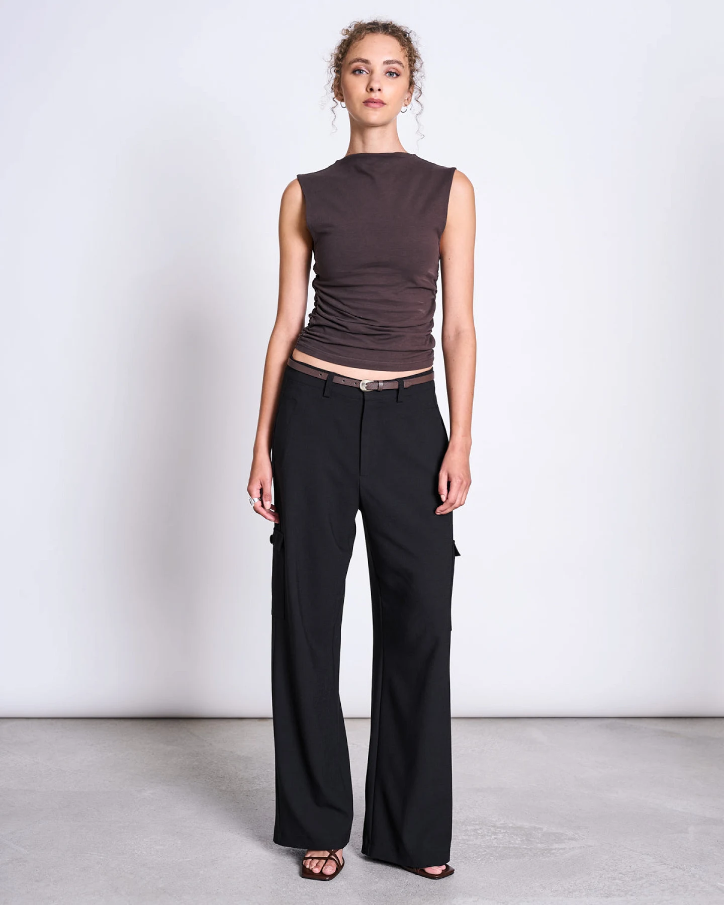 JAN 'N JUNE Damen vegan Top Mit Rüschen Von Rafo Mud – Ansicht 2
