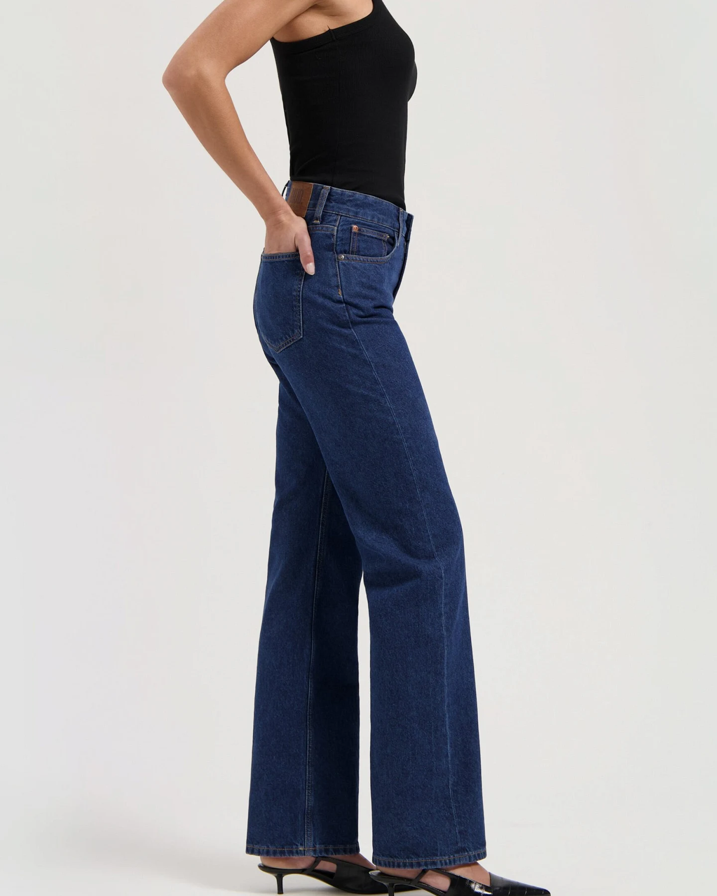 MUD Jeans Damen vegan Jeans Mid Loose Jamie Stone Indigo – Ansicht 2