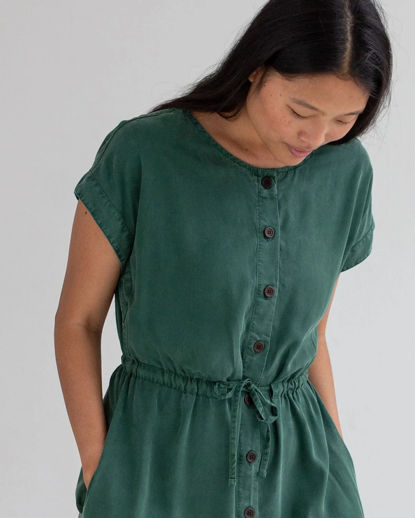 TWOTHIRDS Damen vegan Kleid Marasusa Dunkelgrün – Ansicht 2