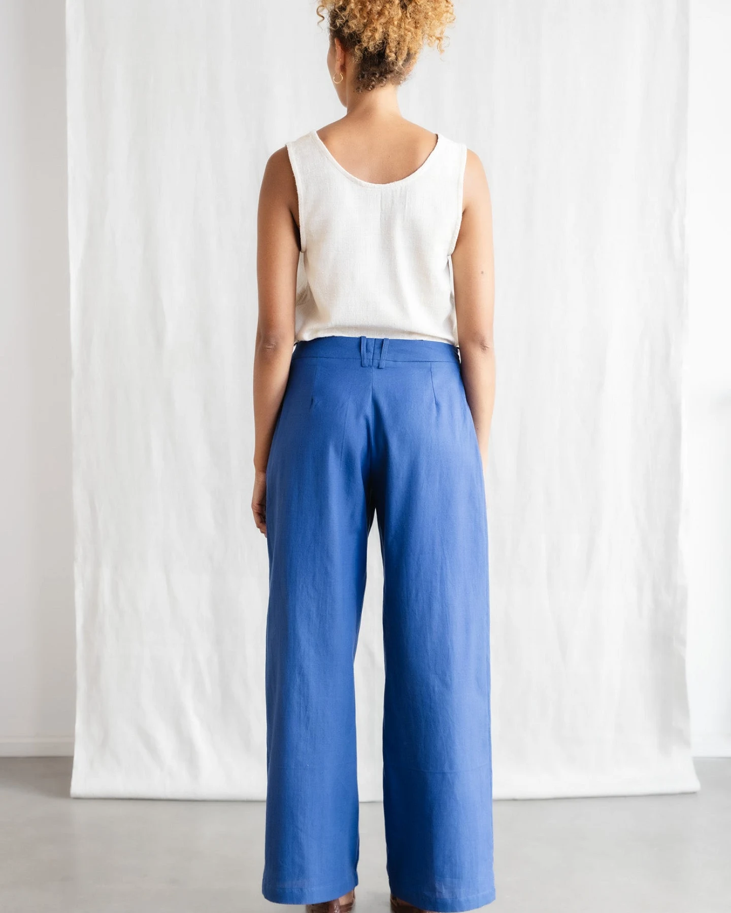 Jyoti - Fair Works Damen vegan Hose Meghana Kobaltblau – Ansicht 2