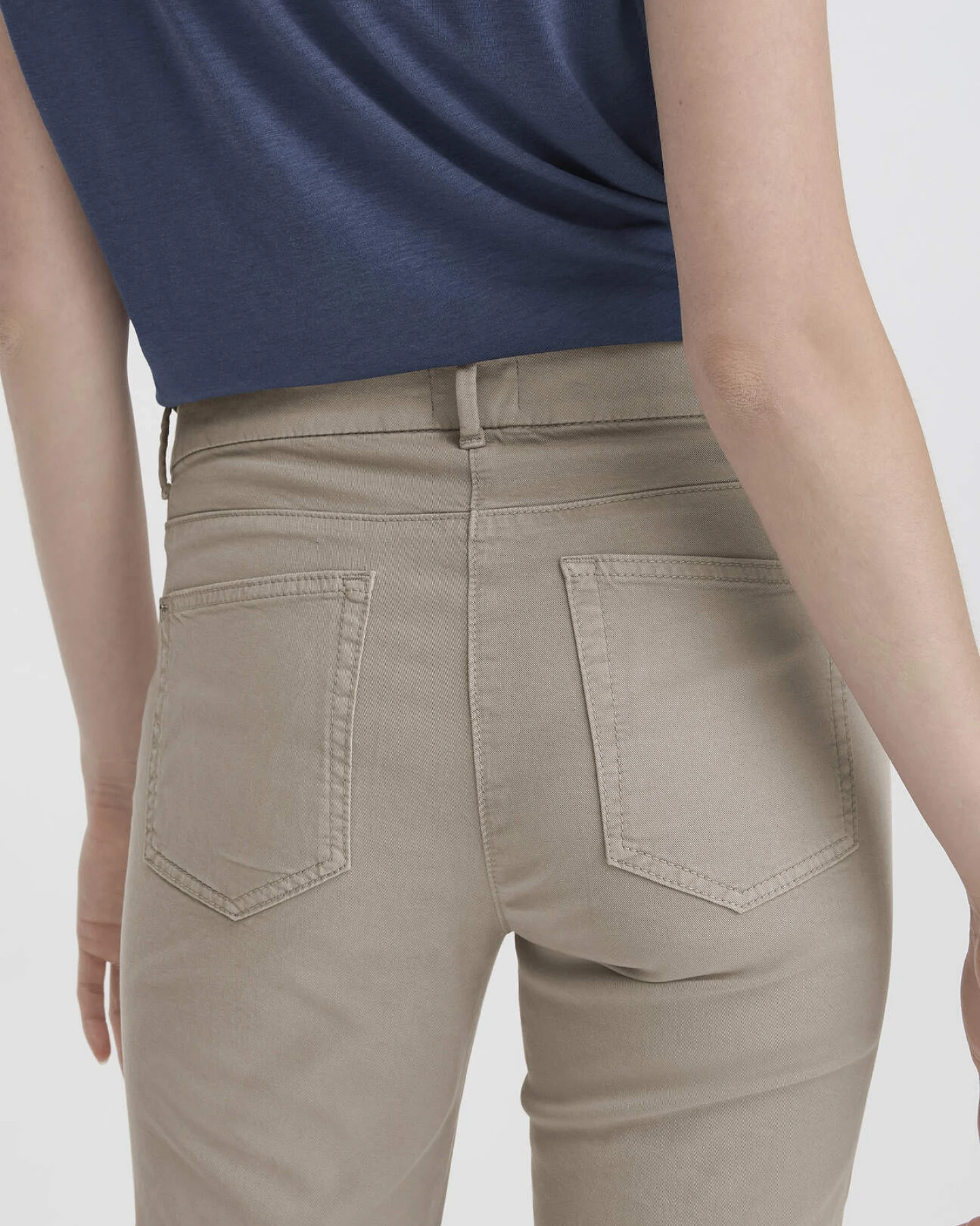 hessnatur Damen 5-Pocket Hose Skinny aus TENCEL™ Lyocell mit reiner Bio-Baumwolle - beige - Größe 34 – Ansicht 4