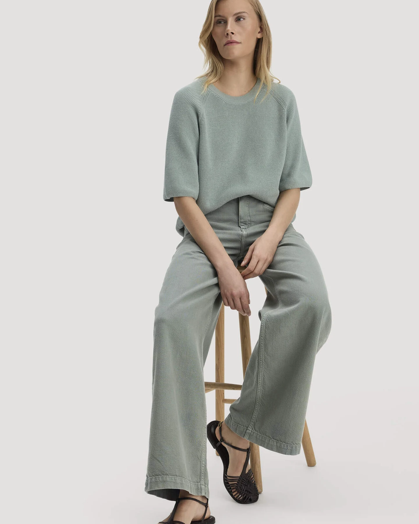 hessnatur Damen Jeans VONNA Super Wide Leg aus Bio-Baumwolle mit TENCEL™ Lyocell - grün - Größe 31/34 – Ansicht 4