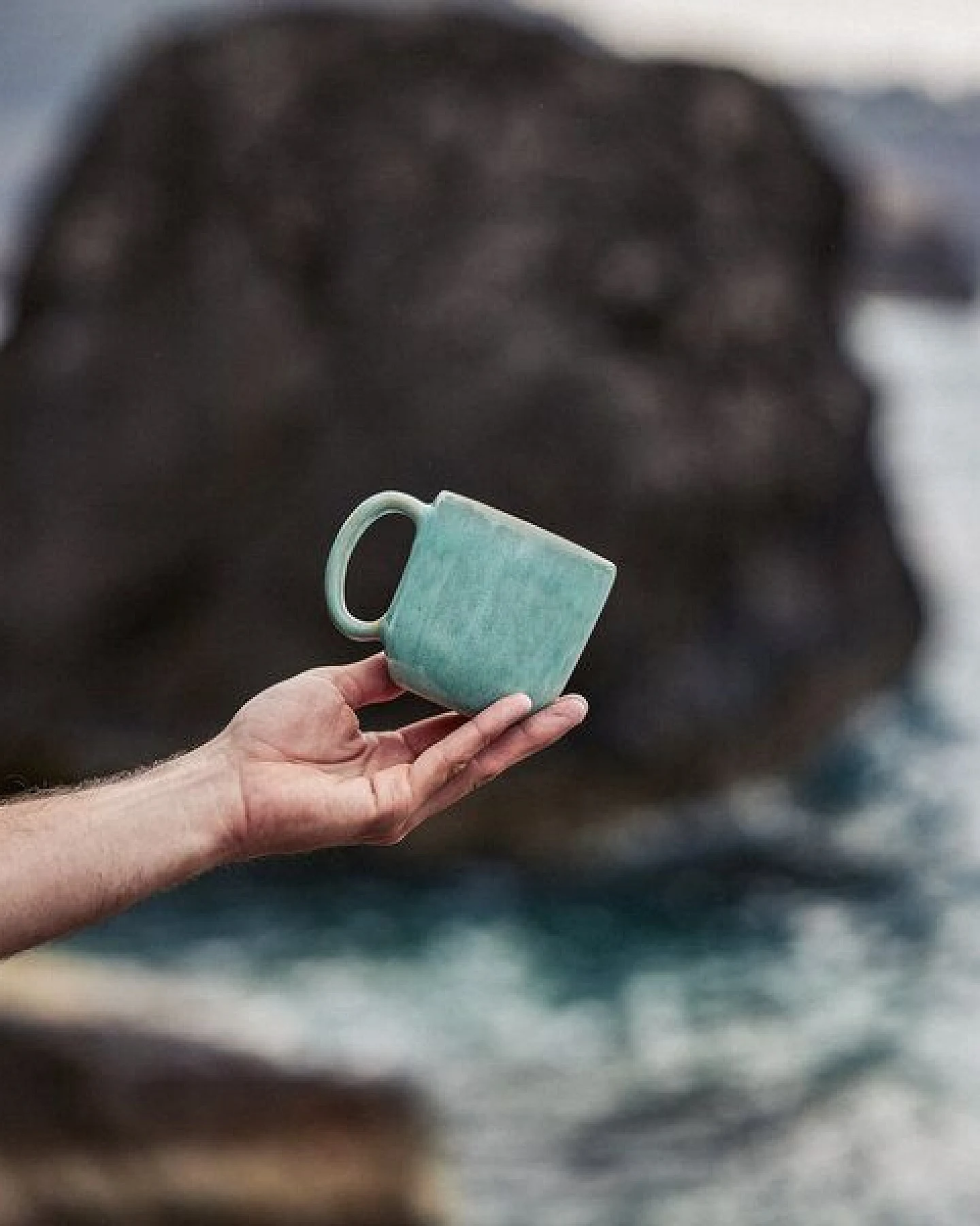 onomao Handgemachte Tasse mit Henkel aus Steinzeug – Ansicht 2