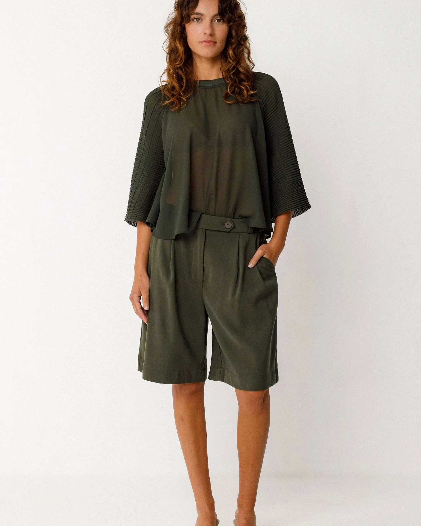 SKFK Damen vegan Kurze Hosen Laida Grün – Ansicht 2