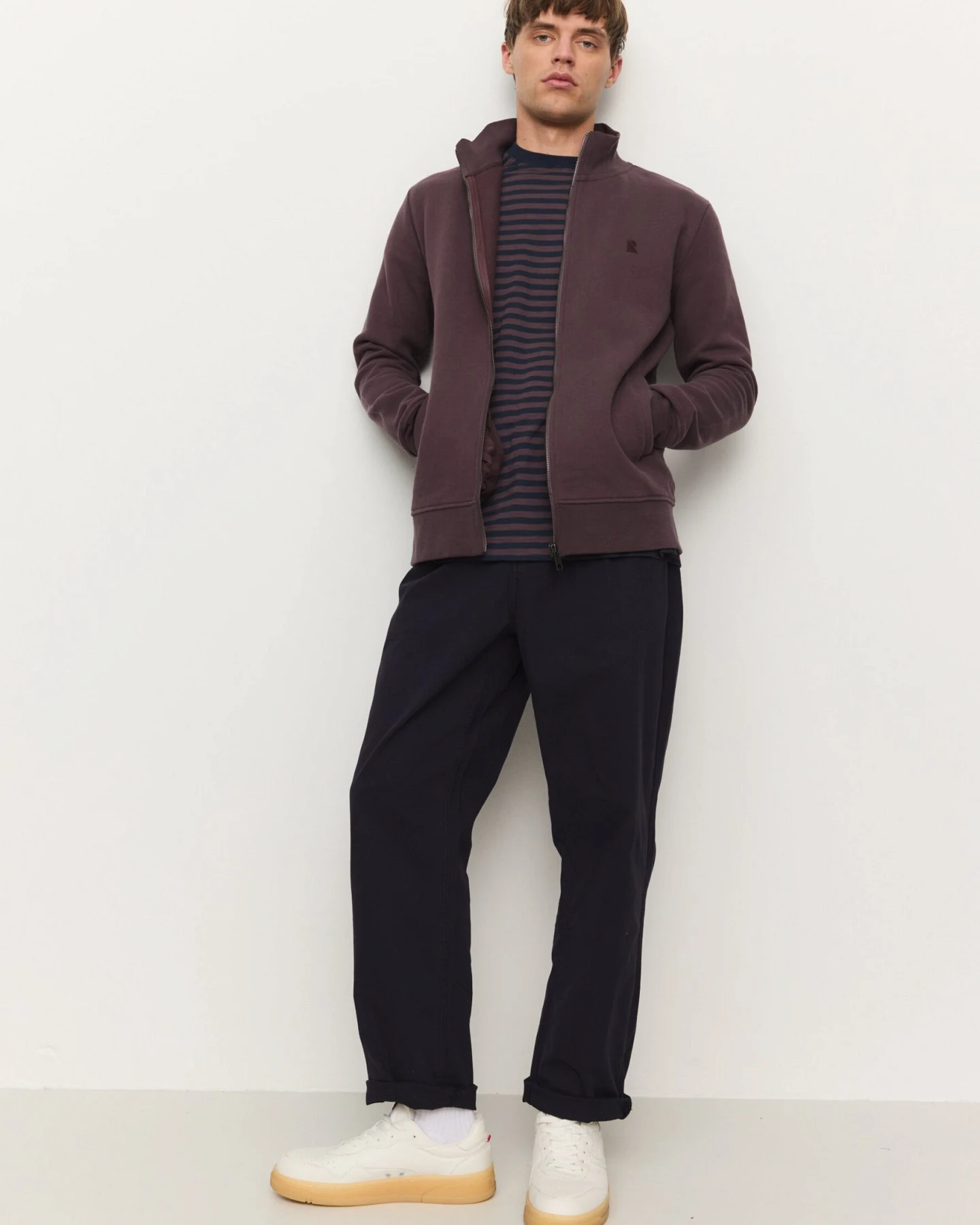 Recolution Herren vegan Sweatjacke Camphor Dark Grape – Ansicht 2