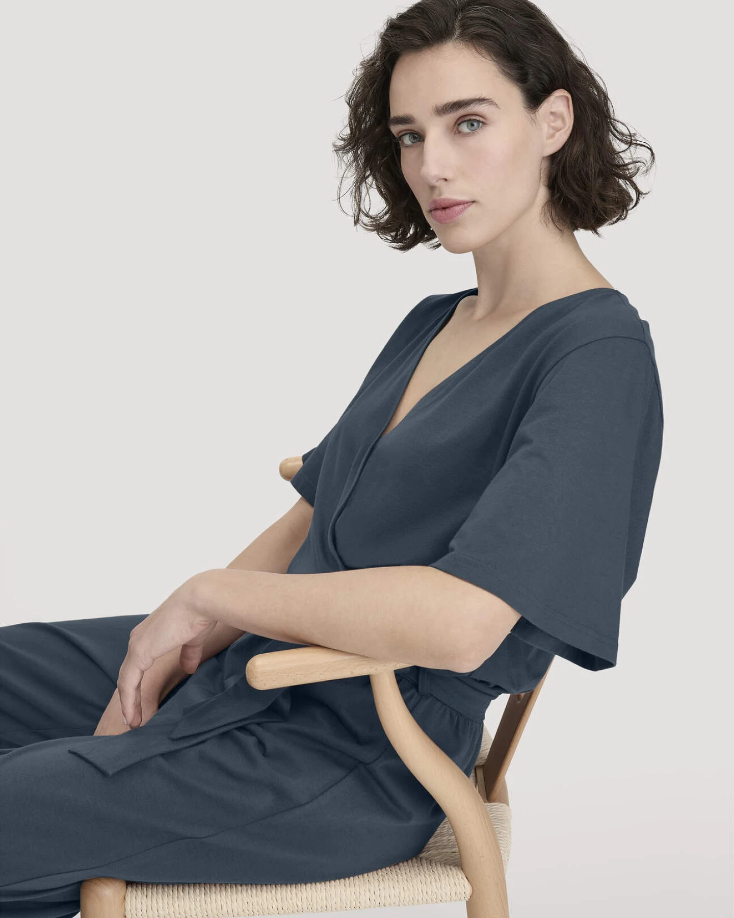 hessnatur Damen Jersey Overall Relaxed aus Bio-Baumwolle - blau - Größe 38 – Ansicht 4