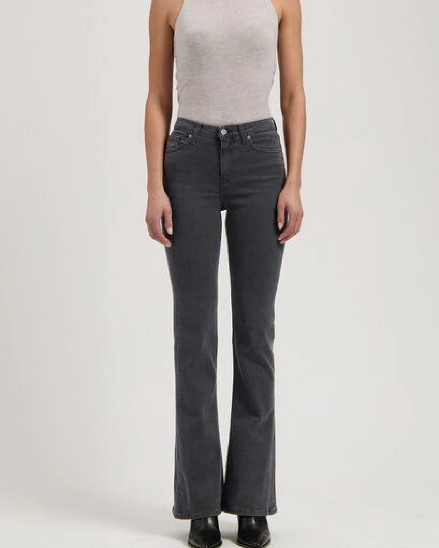 MUD Jeans Unisex Jeans "Isy Flared - O3 Grey" – Ansicht 2