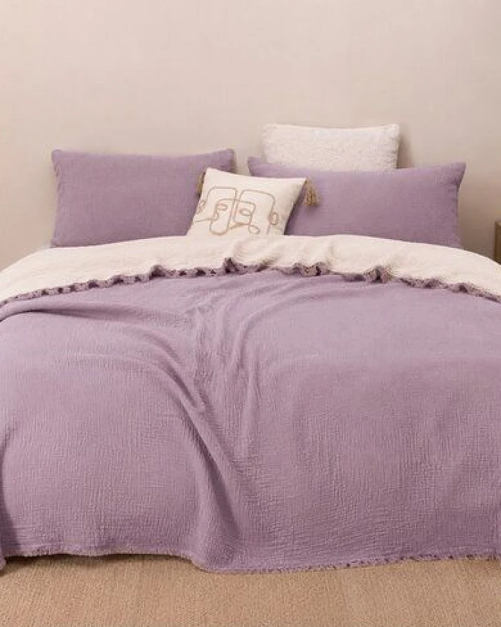 Sandiik Musselin Wohndecke Double Face in softem Lila & Beige