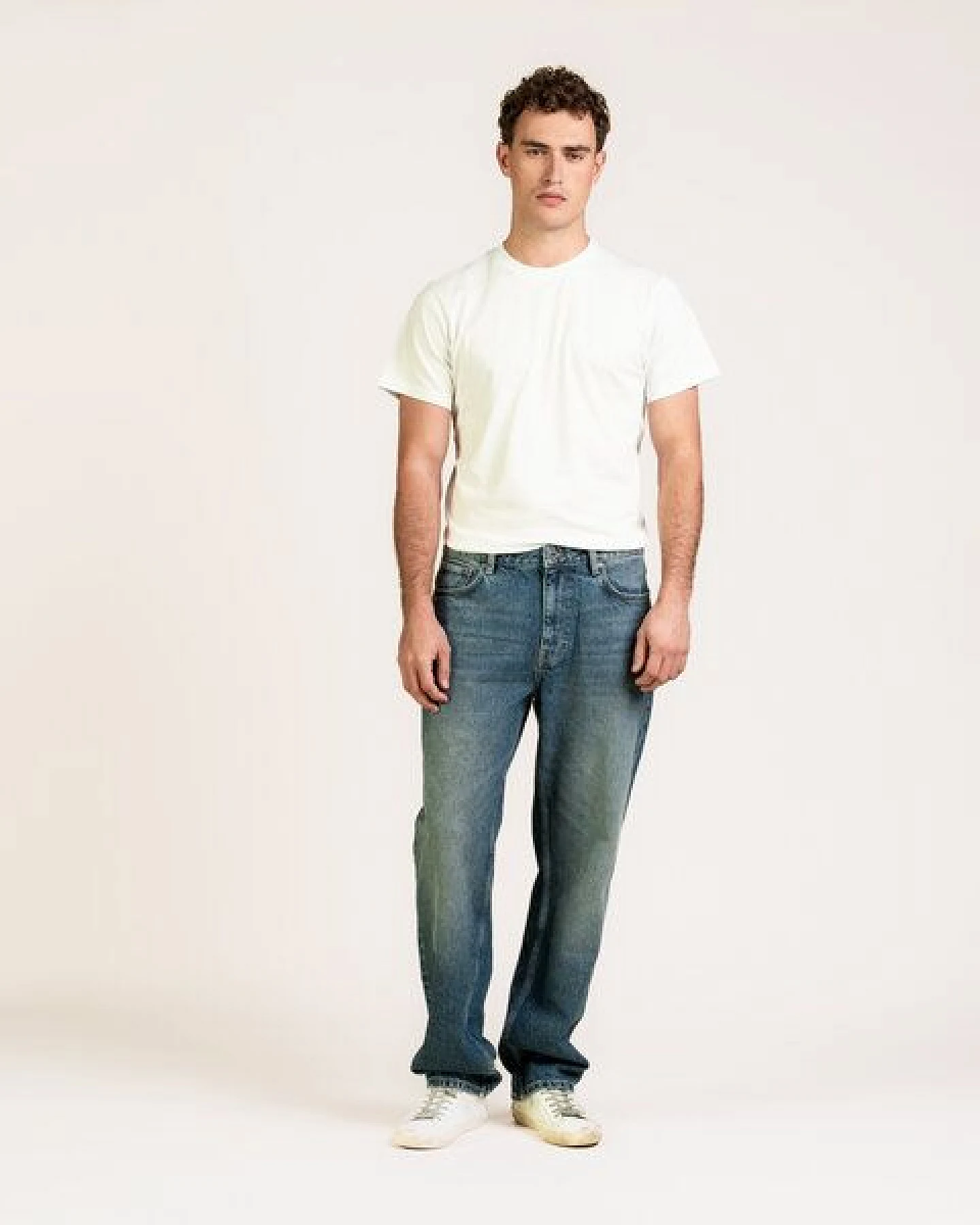 Kuyichi Herren Jeans LARRY Loose Fit aus recycelter Baumwolle – Ansicht 2