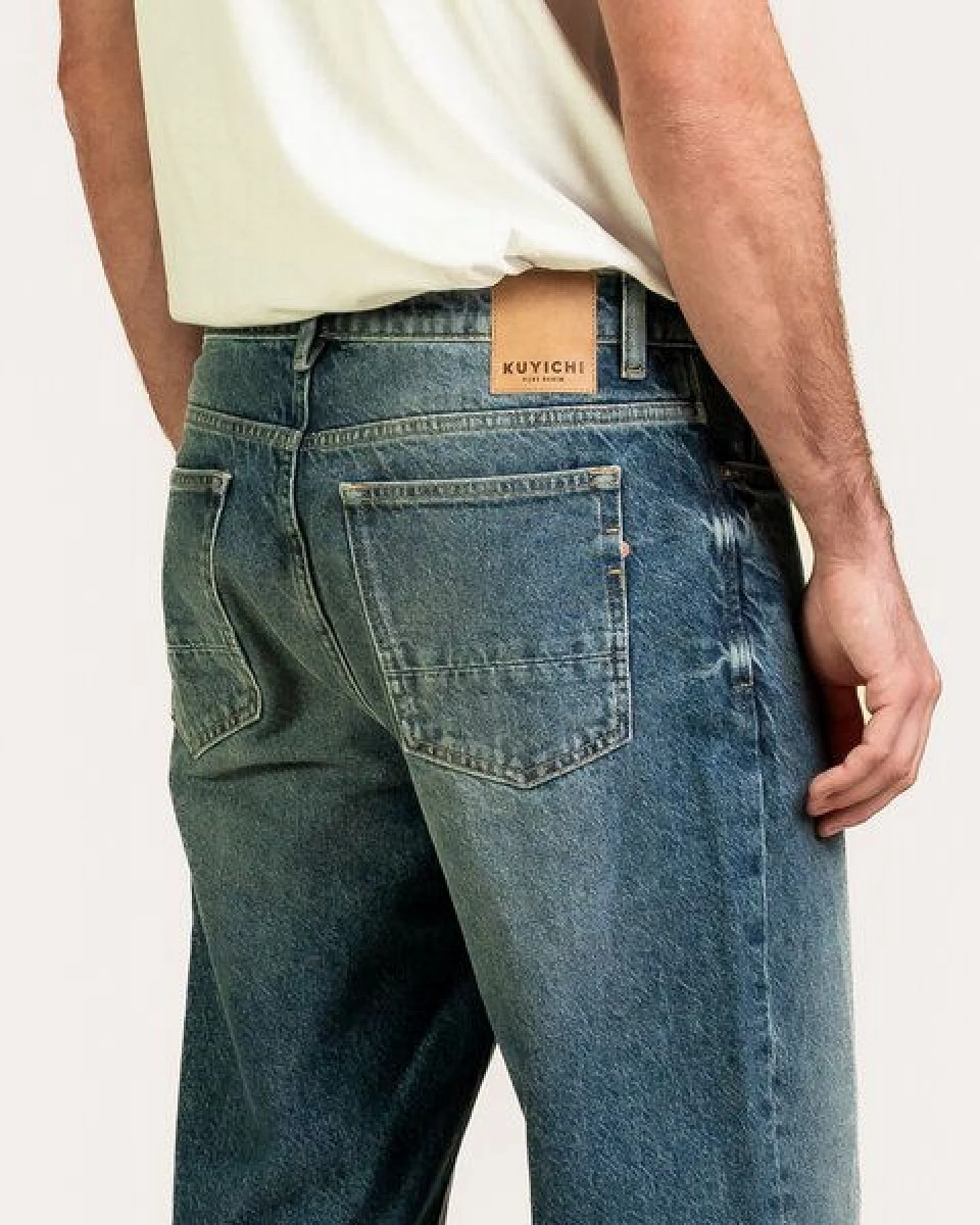 Kuyichi Herren Jeans LARRY Loose Fit aus recycelter Baumwolle – Ansicht 3