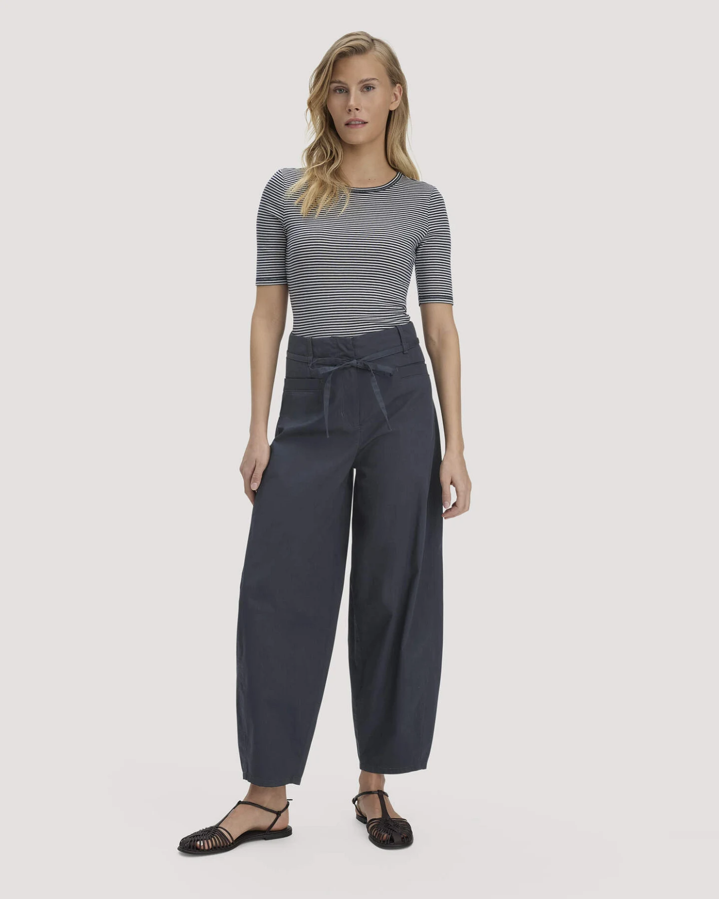 hessnatur Damen Softrib Streifen T-Shirt Fitted aus Bio-Baumwolle und TENCEL™ Modal - blau - Größe 42 – Ansicht 2