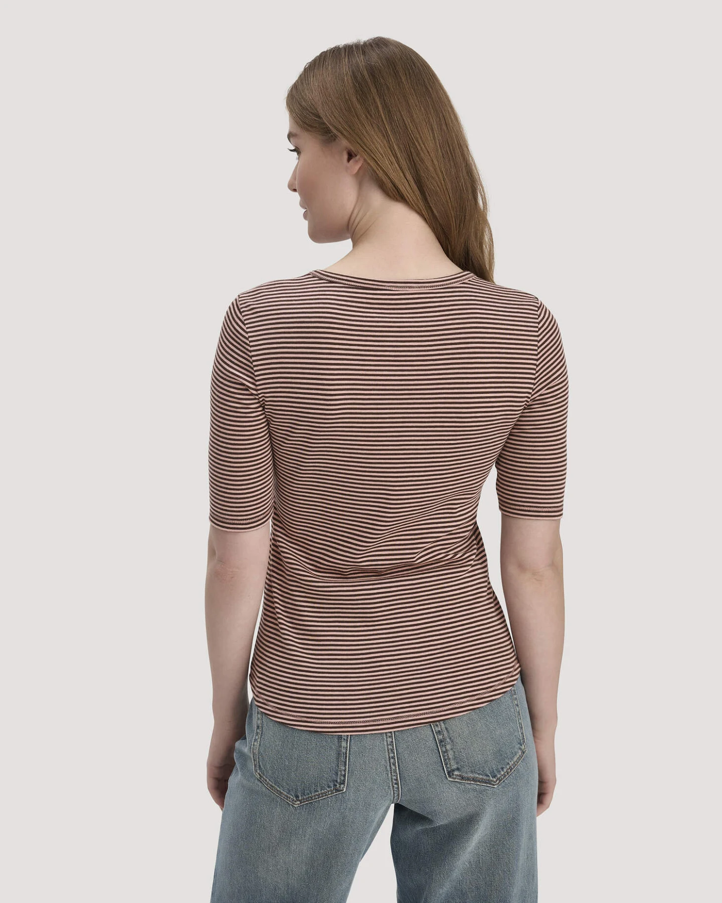 hessnatur Damen Softrib Streifen T-Shirt Fitted aus Bio-Baumwolle und TENCEL™ Modal - rosa - Größe 40 – Ansicht 3