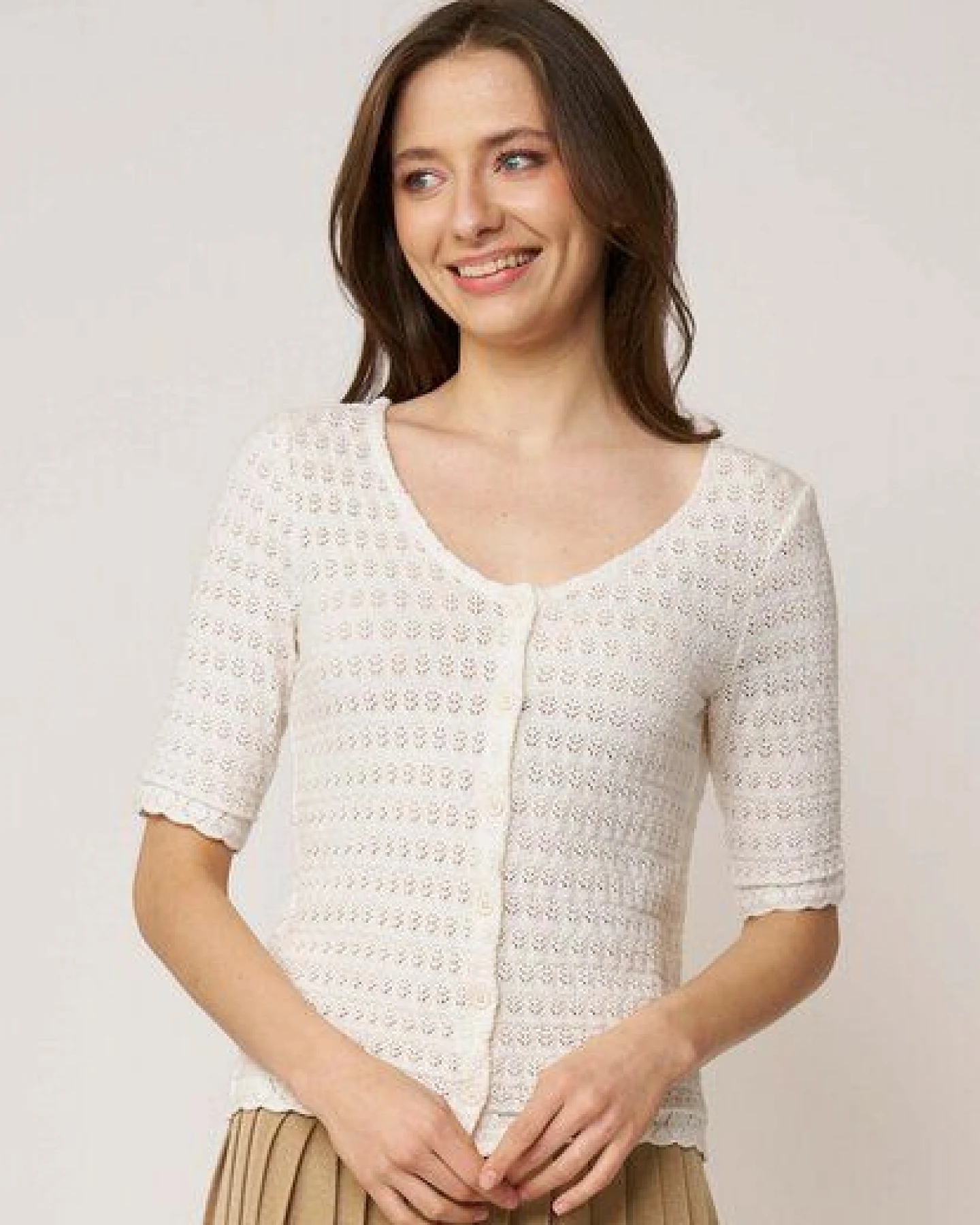 LANA Organic Strickjacke für Damen aus Bio Baumwolle, Modell Elina – Ansicht 2