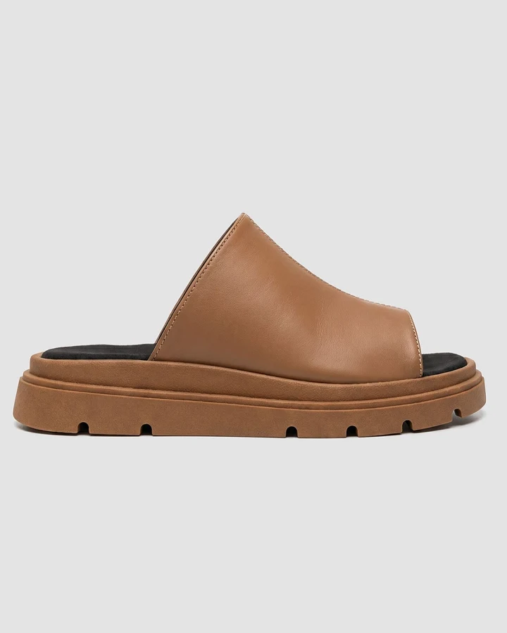 BOHEMA Damen vegan Pantoletten Kado Kamelbraun