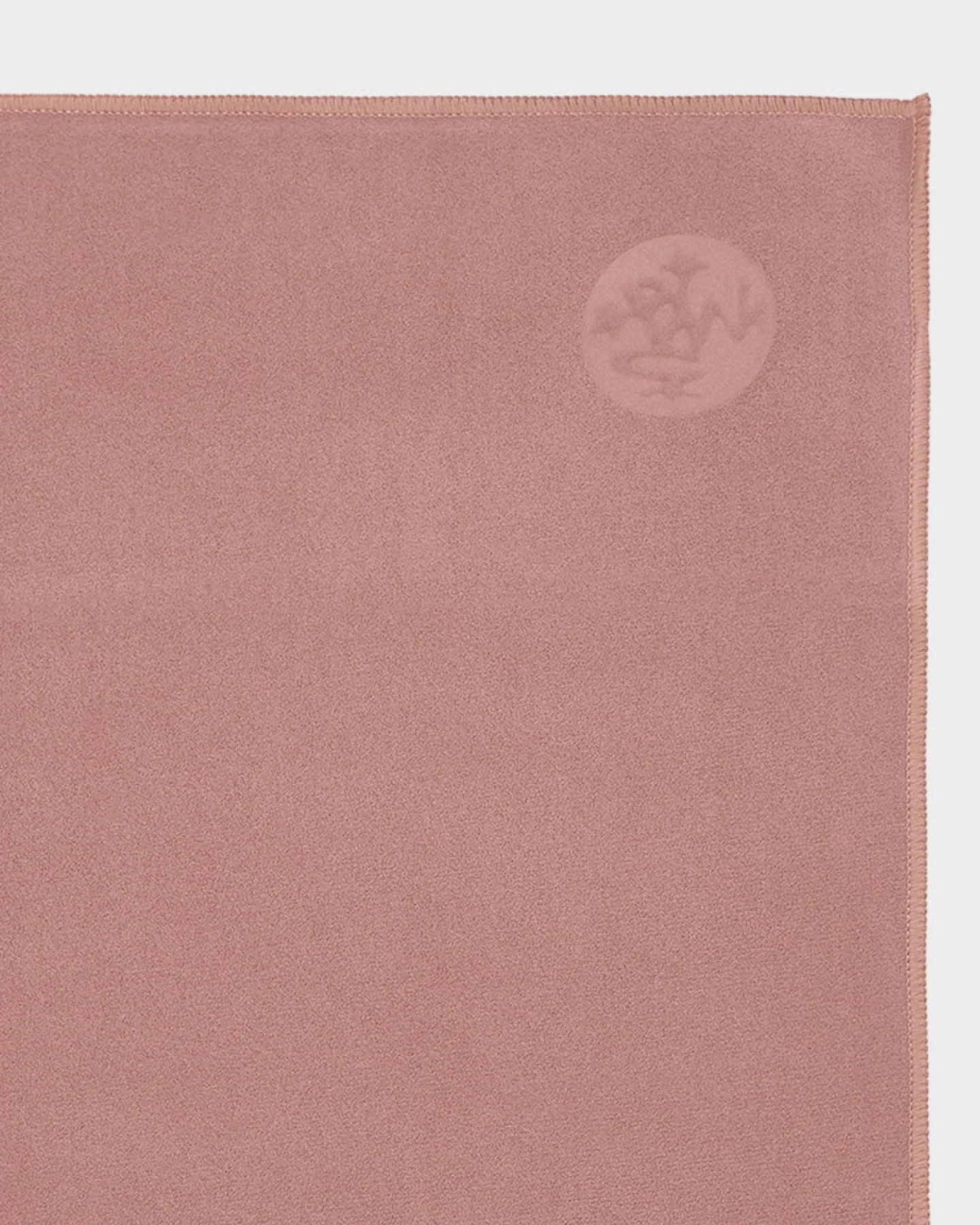 Manduka eQua® Hot Mat Towel - Rosehip – Ansicht 3