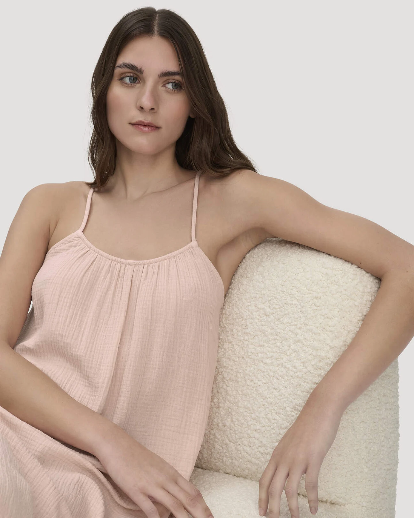 hessnatur Damen Musselin Nachthemd PURE COMFORT aus Bio-Baumwolle - rosa - Größe 48 – Ansicht 3
