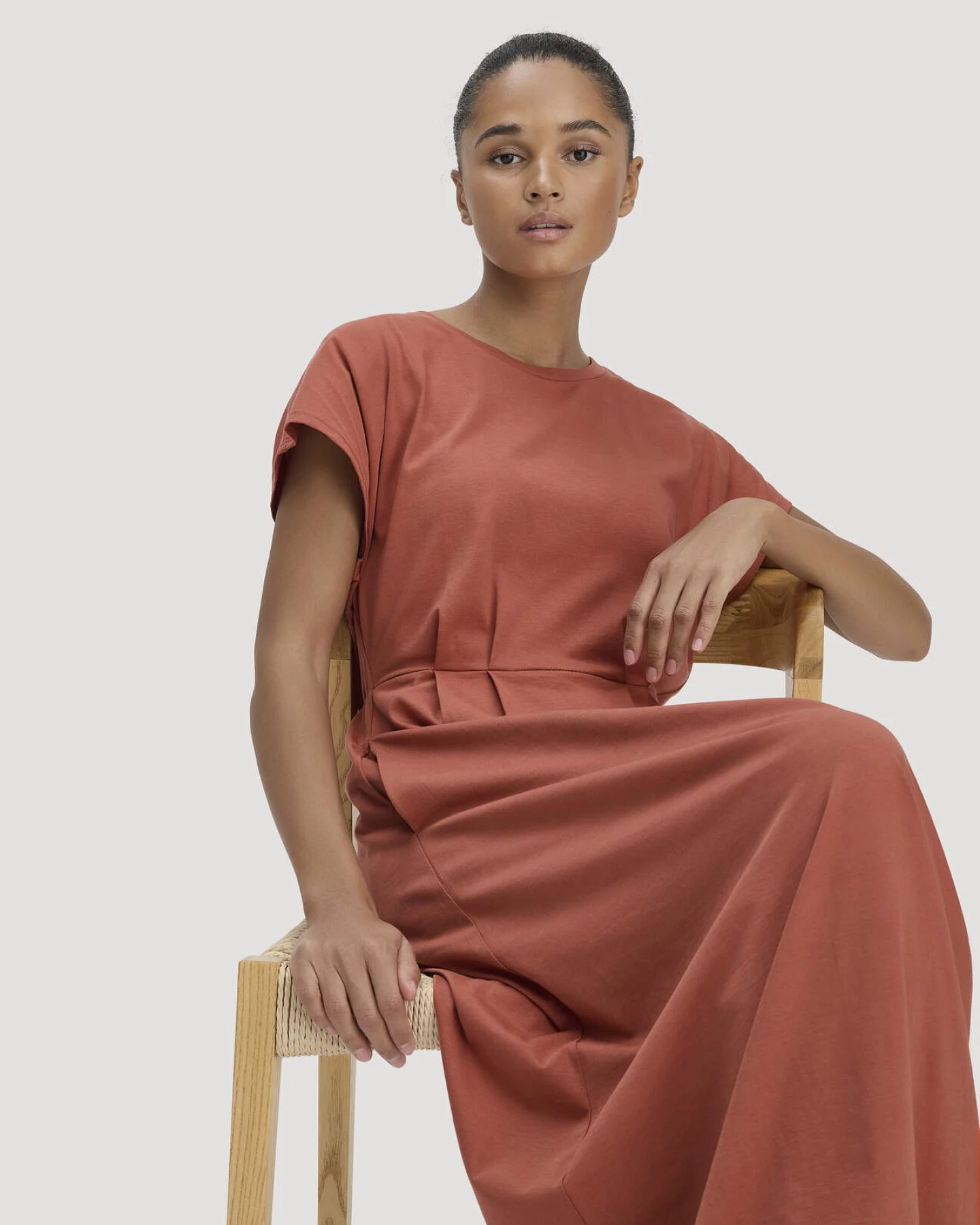hessnatur Damen Jersey Kleid Knöchellang Relaxed aus Bio-Baumwolle - braun - Größe 42 – Ansicht 4