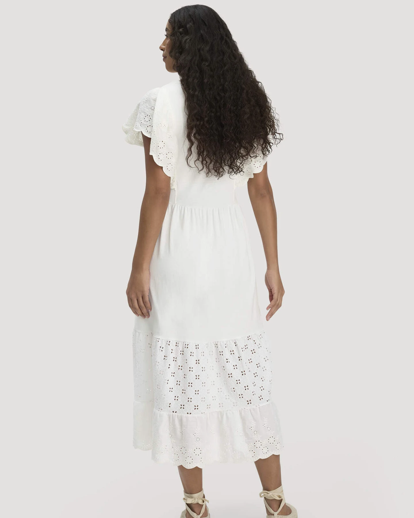 hessnatur Damen Boho Jersey Kleid Midi Relaxed aus Bio-Baumwolle - weiß - Größe 38 – Ansicht 2