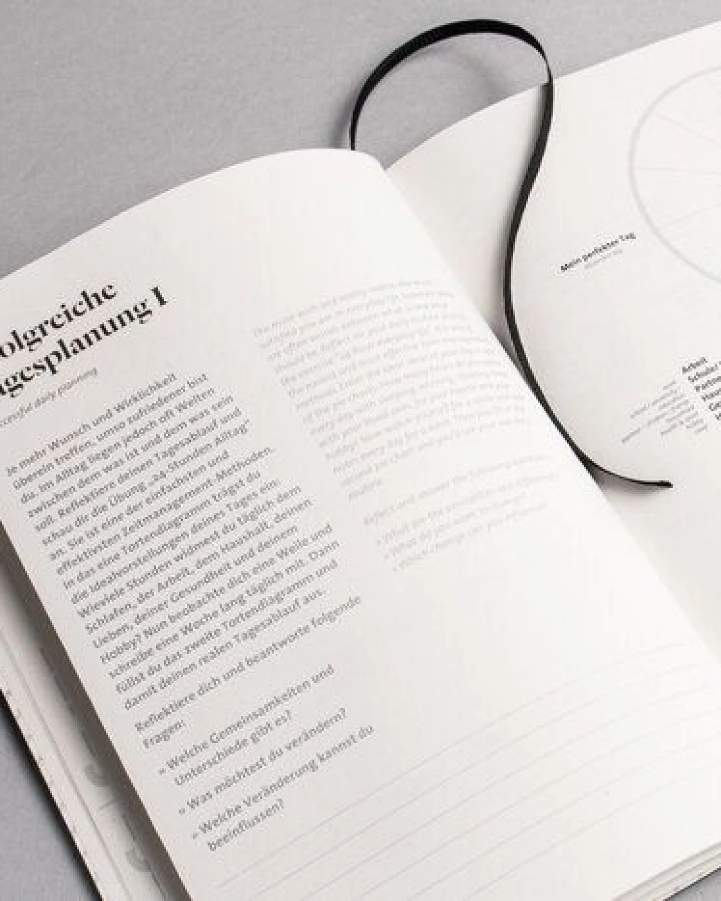 tyyp Taschenkalender 2027 schwarz – achtsam planen auf Recyclingpapier – A5, vegan & handgefertigt – Ansicht 4