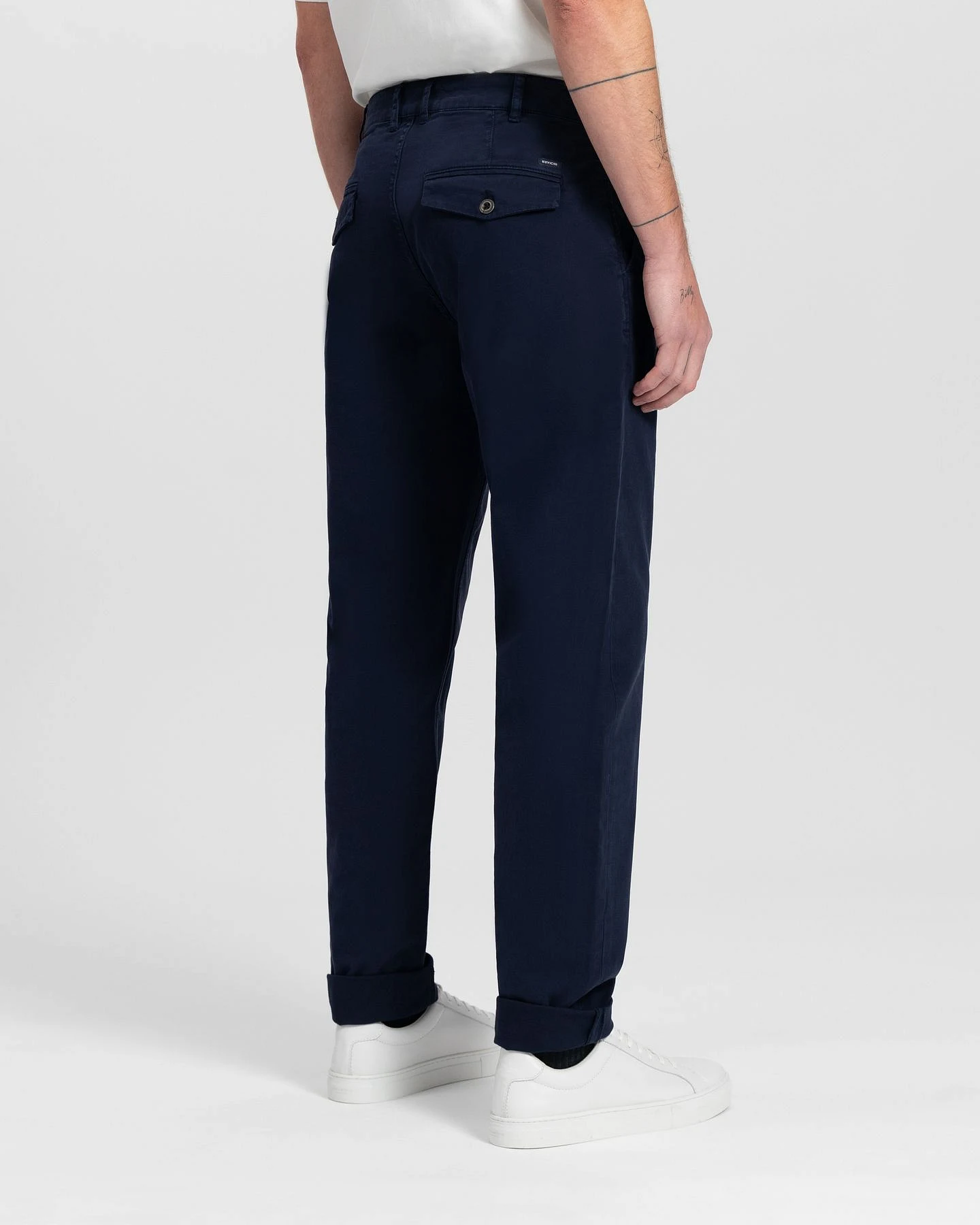 Kuyichi Herren vegan Chino Hose Darren Dunkel Marineblau – Ansicht 2