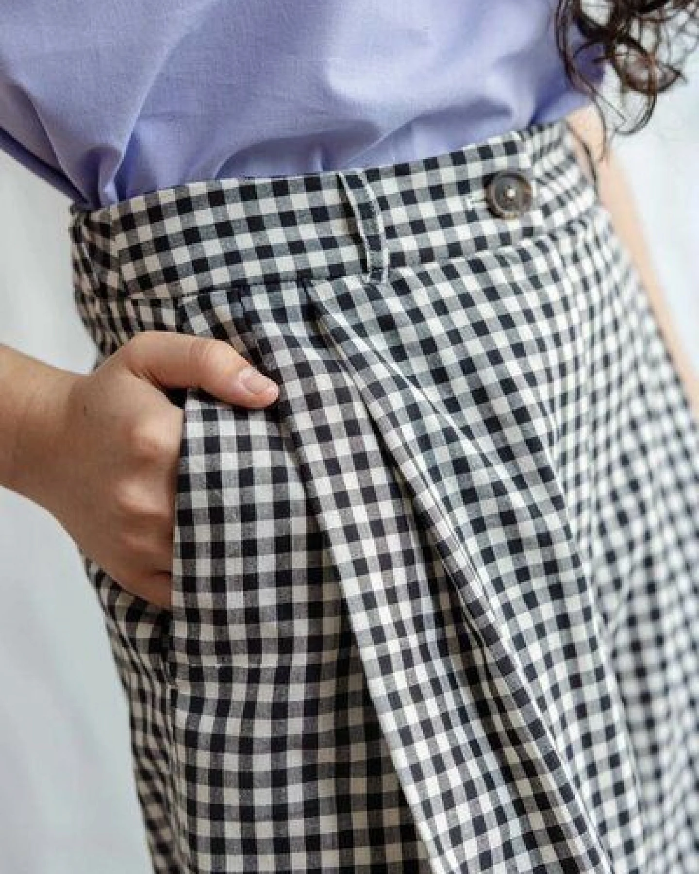 Jyoti - Fair Works Bio-Baumwoll Shorts Kamalia Kariert – Ansicht 3