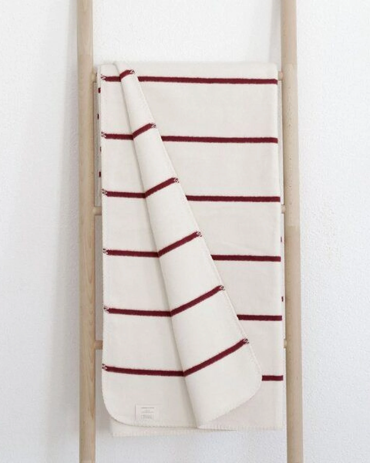RIEMA Germany - weiche Kuscheldecke aus hochwertiger Bio-Baumwolle JULE - Made in Germany – Ansicht 4