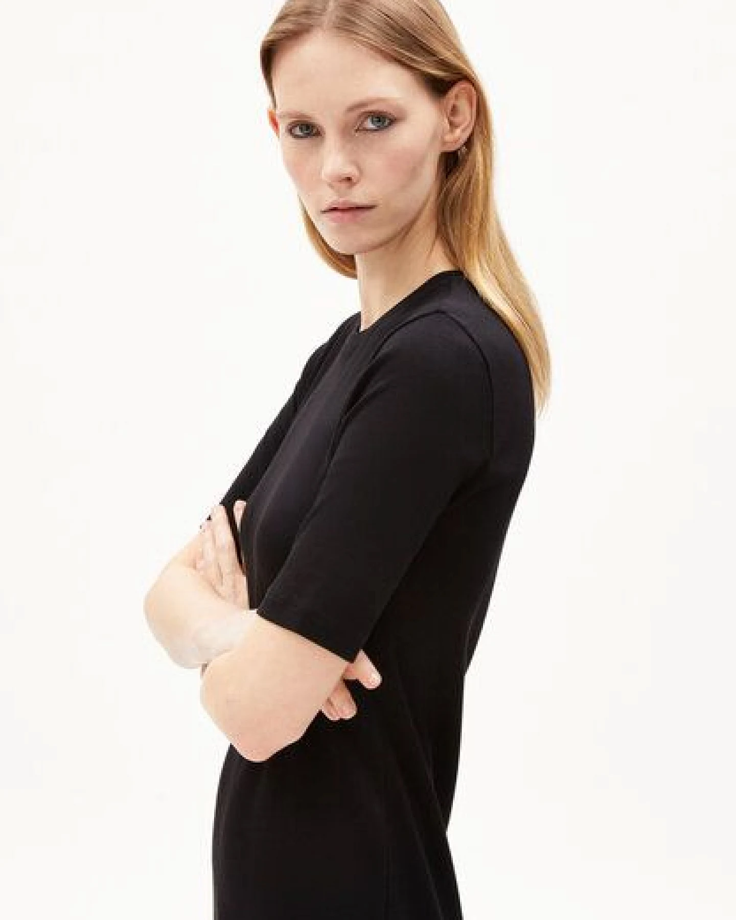 ARMEDANGELS SEHAARAA Damen Ripp-Jerseykleid aus Bio-Baumwoll Mix – Ansicht 2