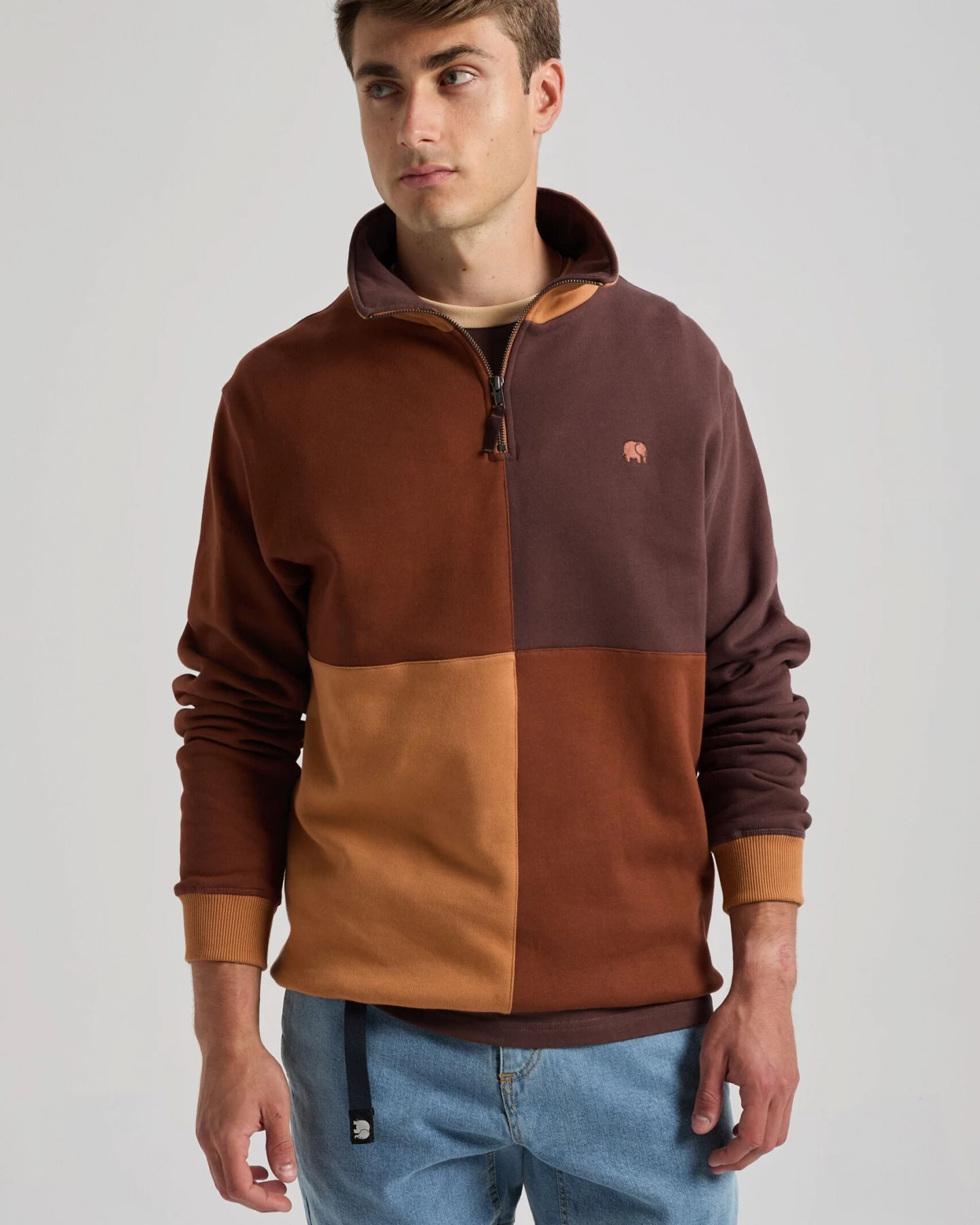Trendsplant Herren vegan Sweatshirt Color Block Quarter Zip Cherry Mahogany – Ansicht 2