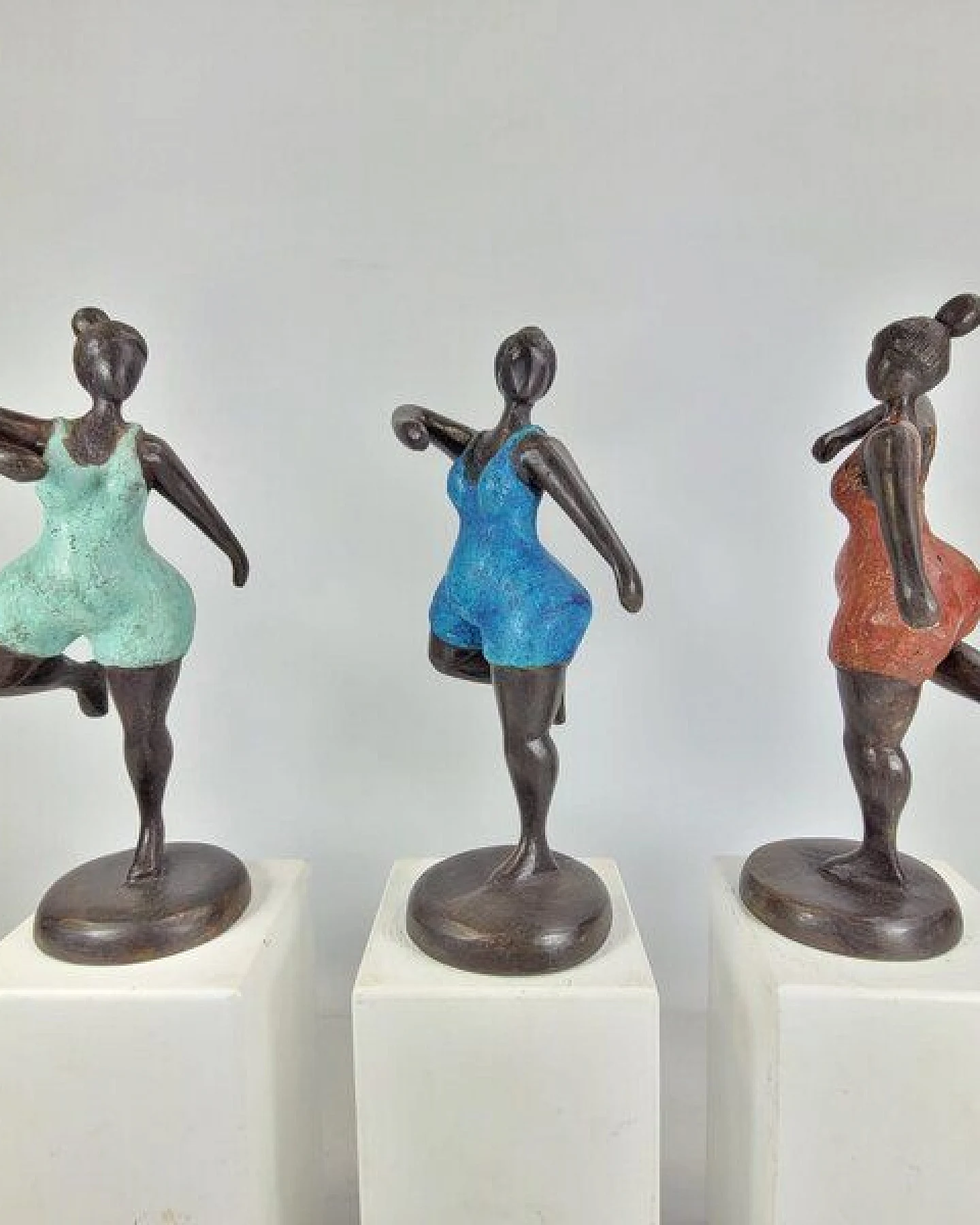 Moogoo Creative Africa Bronze-Skulptur "Bobaraba Gymnaste" by Alain Soré – Ansicht 3