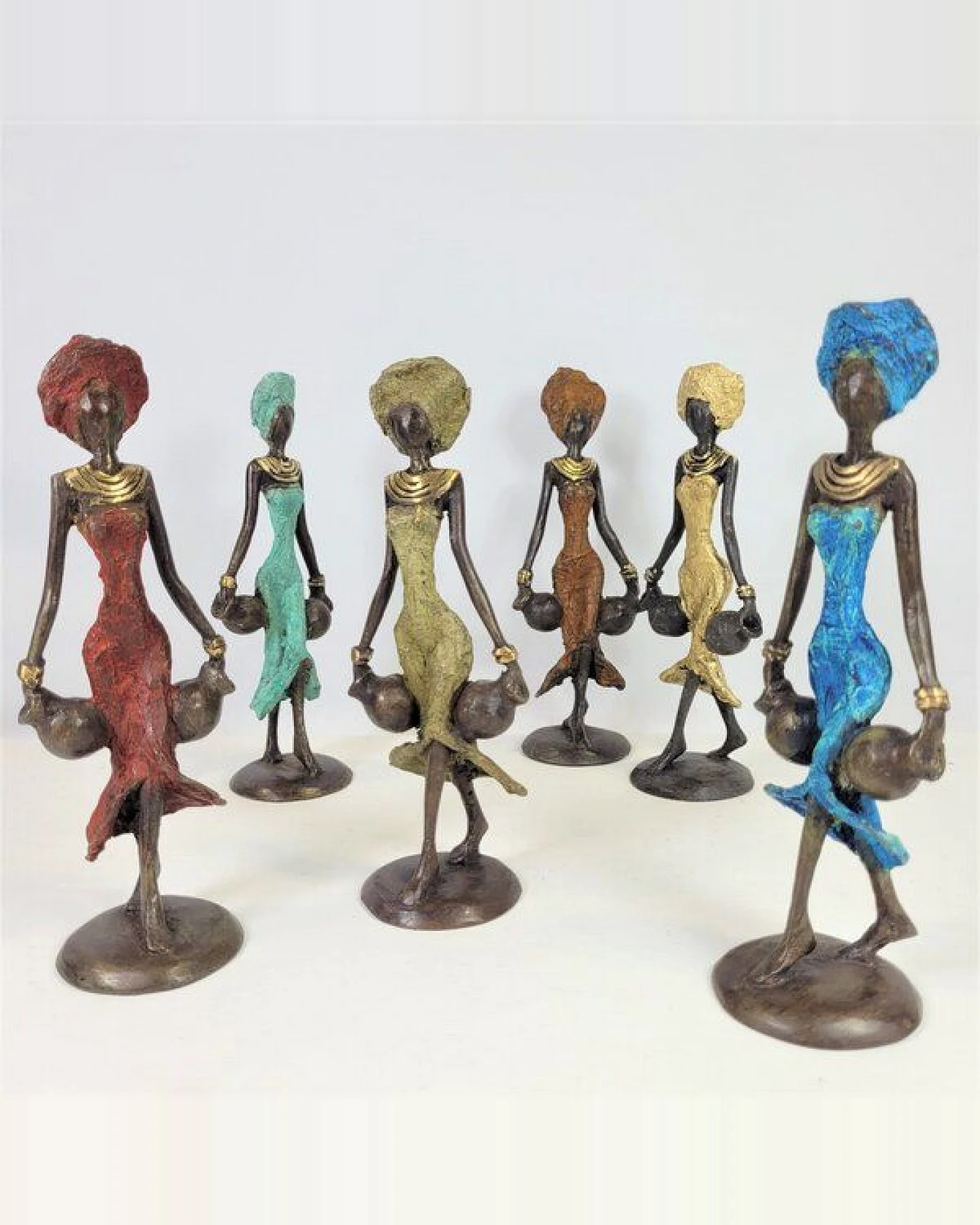 Moogoo Creative Africa Bronze-Skulptur "Frau mit zwei Amphoren" by Soré – Ansicht 3