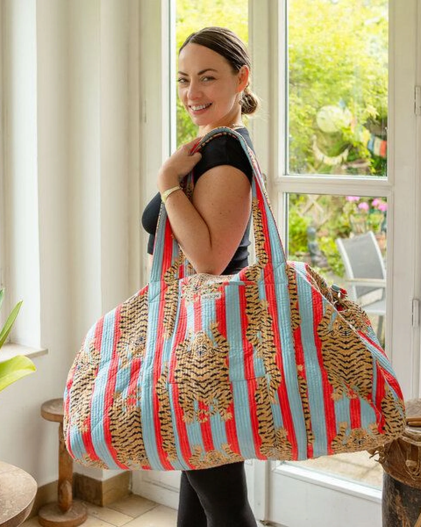 KIKOONI handgefertigte XXL Strand- und Reisetasche "K-BIG" – Ansicht 3