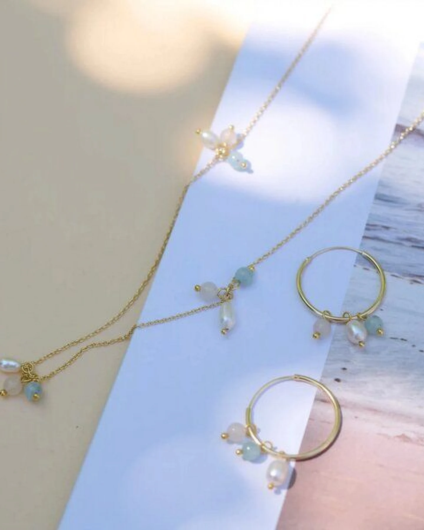 fejn jewelry Creole 'triple gemstone hoop' mit Perlen und Halbedelsteinen – Ansicht 3