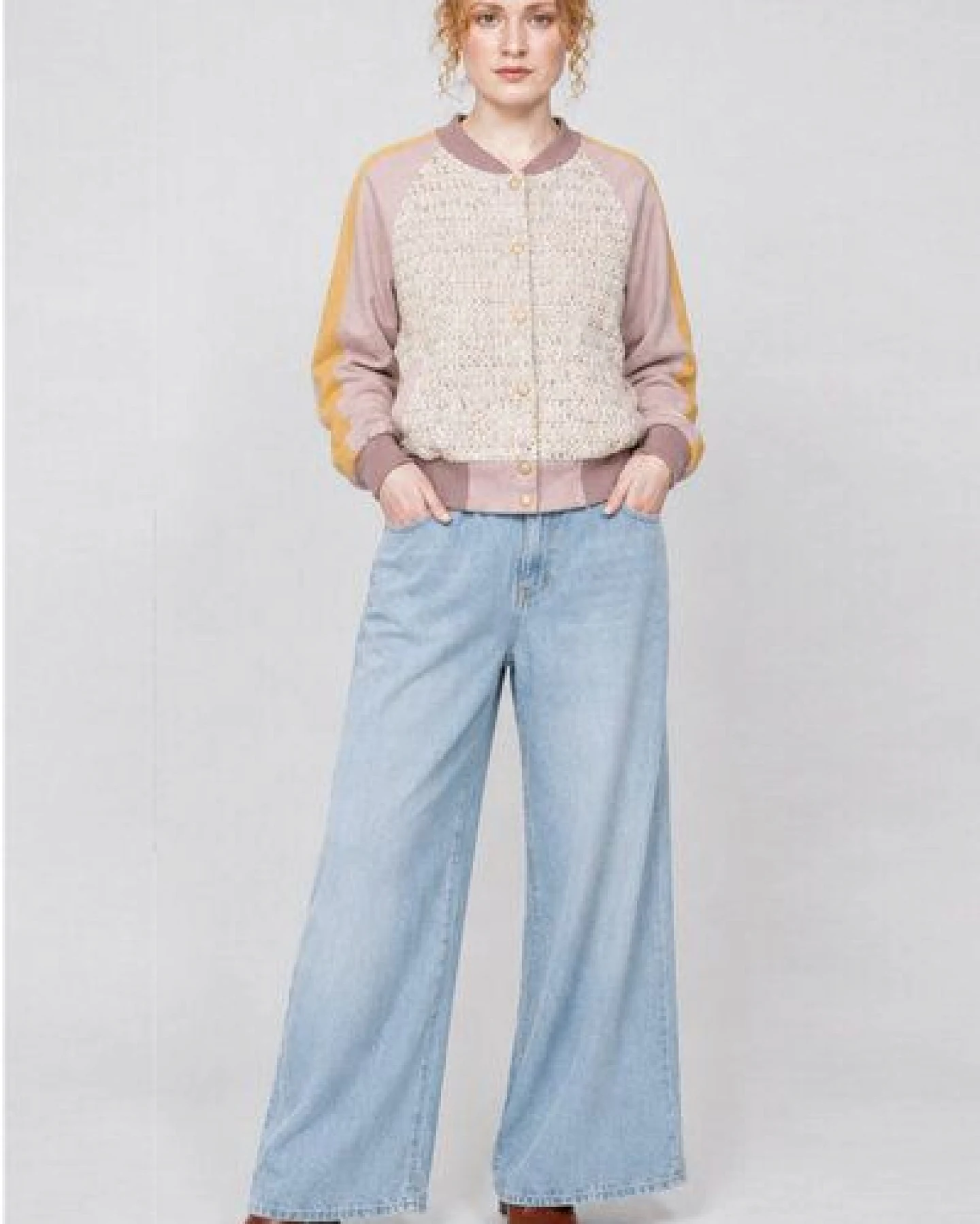 ein garten Studios College Jacke aus Baumwollbouclé & TENCEL – soft, sportlich, bewusst – Ansicht 2