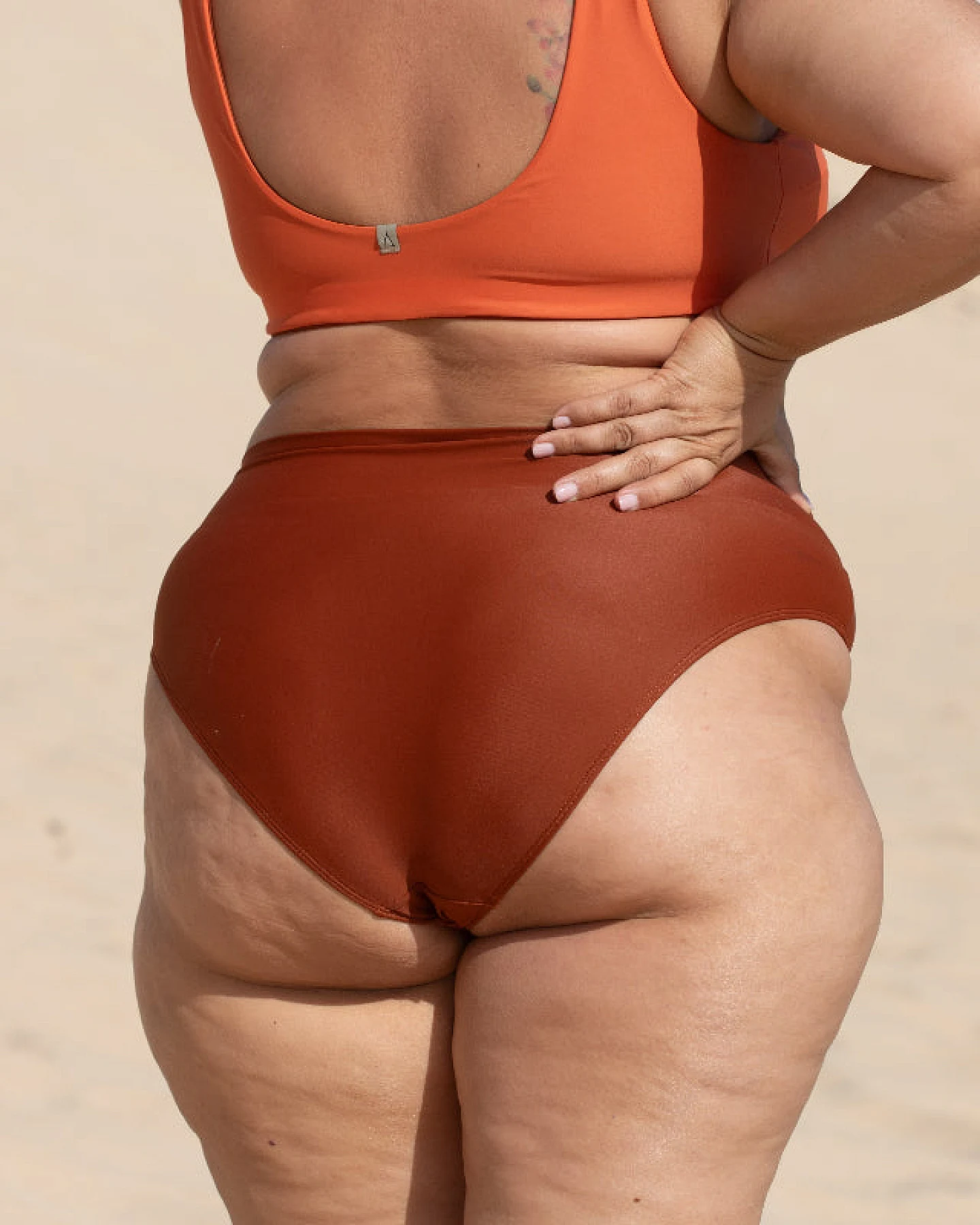Inaska Damen vegan Bikini-Hose Soft Waist Flow Rostbraun – Ansicht 2