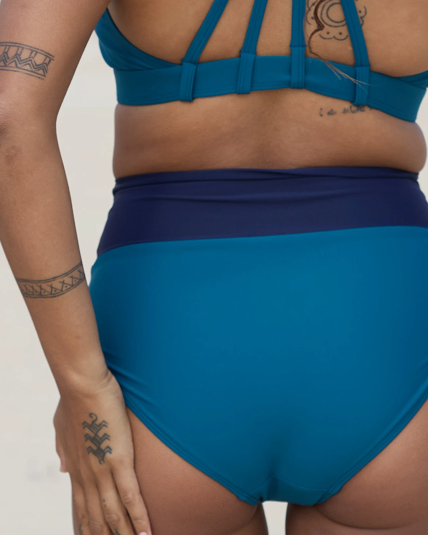 Inaska Damen vegan Bikiniunterteil Soft High Waist Feel Petrol/ Dunkelblau – Ansicht 2