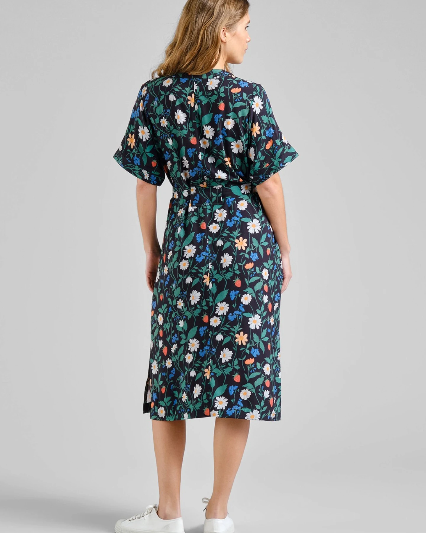 Kleid Kallvik Strawberry Field Schwarz – Ansicht 3