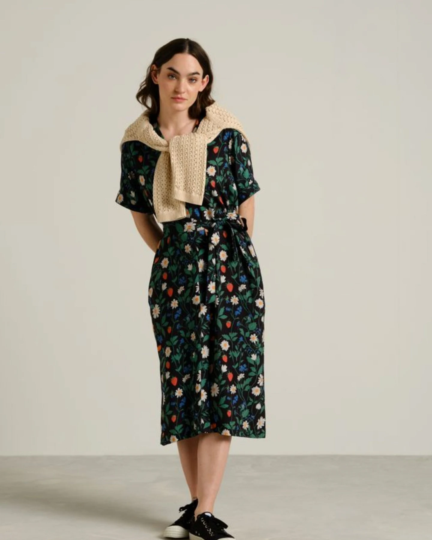 Kleid Kallvik Strawberry Field Schwarz – Ansicht 6