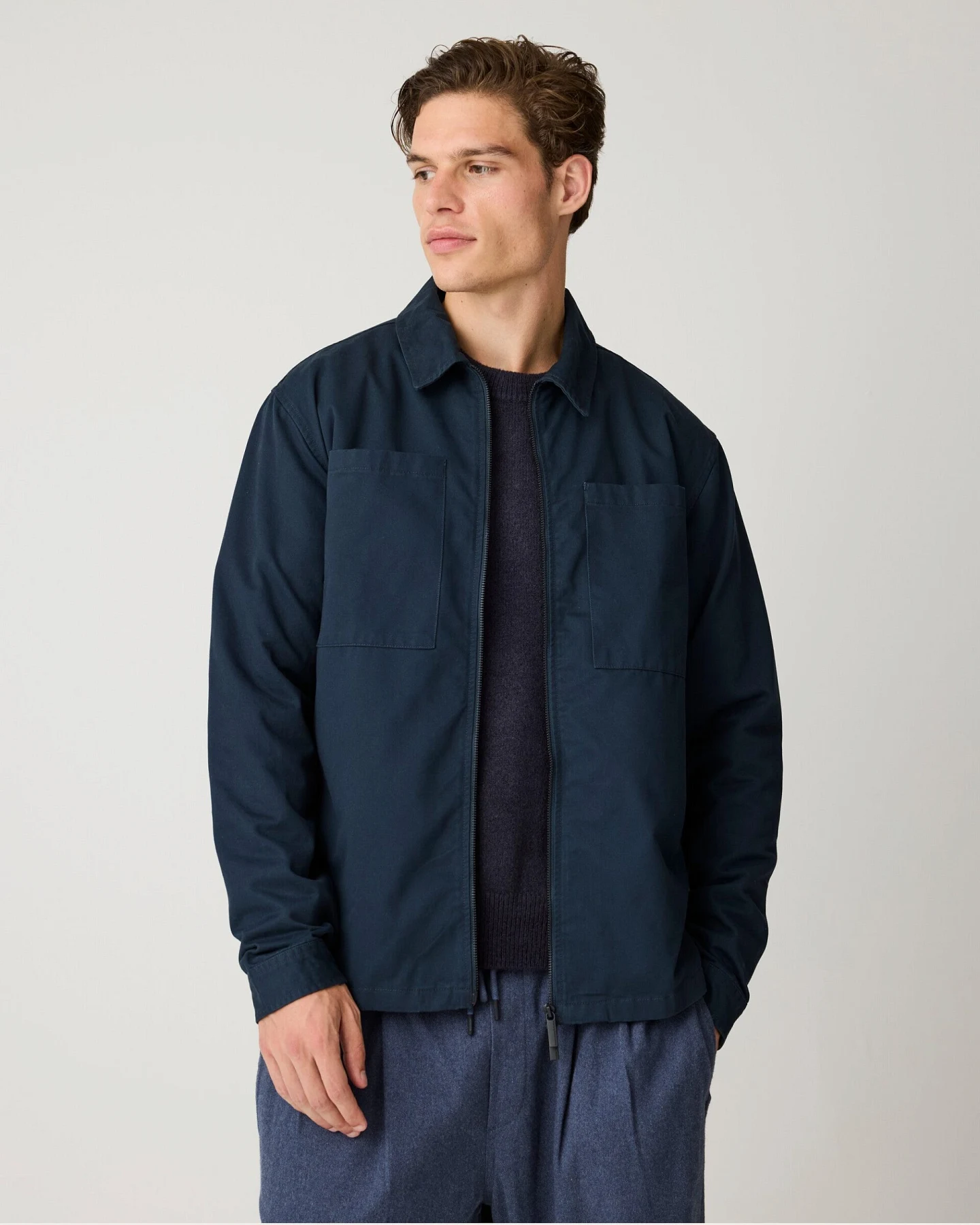 KnowledgeCotton Apparel Herren vegan Zip Overshirt Twill Total Eclipse Navy – Ansicht 2