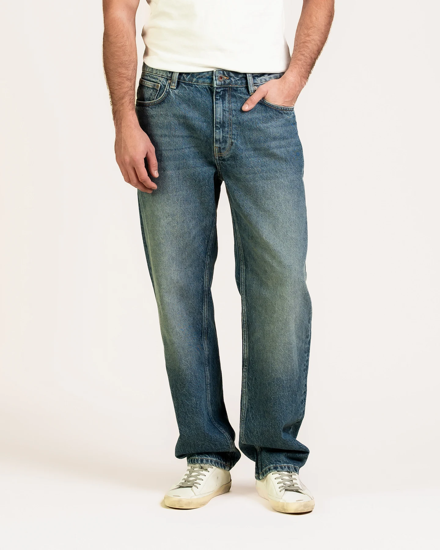 Kuyichi Herren vegan Jeans Larry Loose Atlantik – Ansicht 2