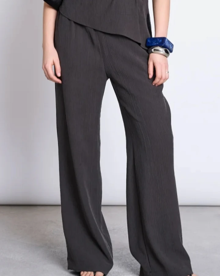 JAN 'N JUNE Damen vegan Hose Crinkle Hava Mud