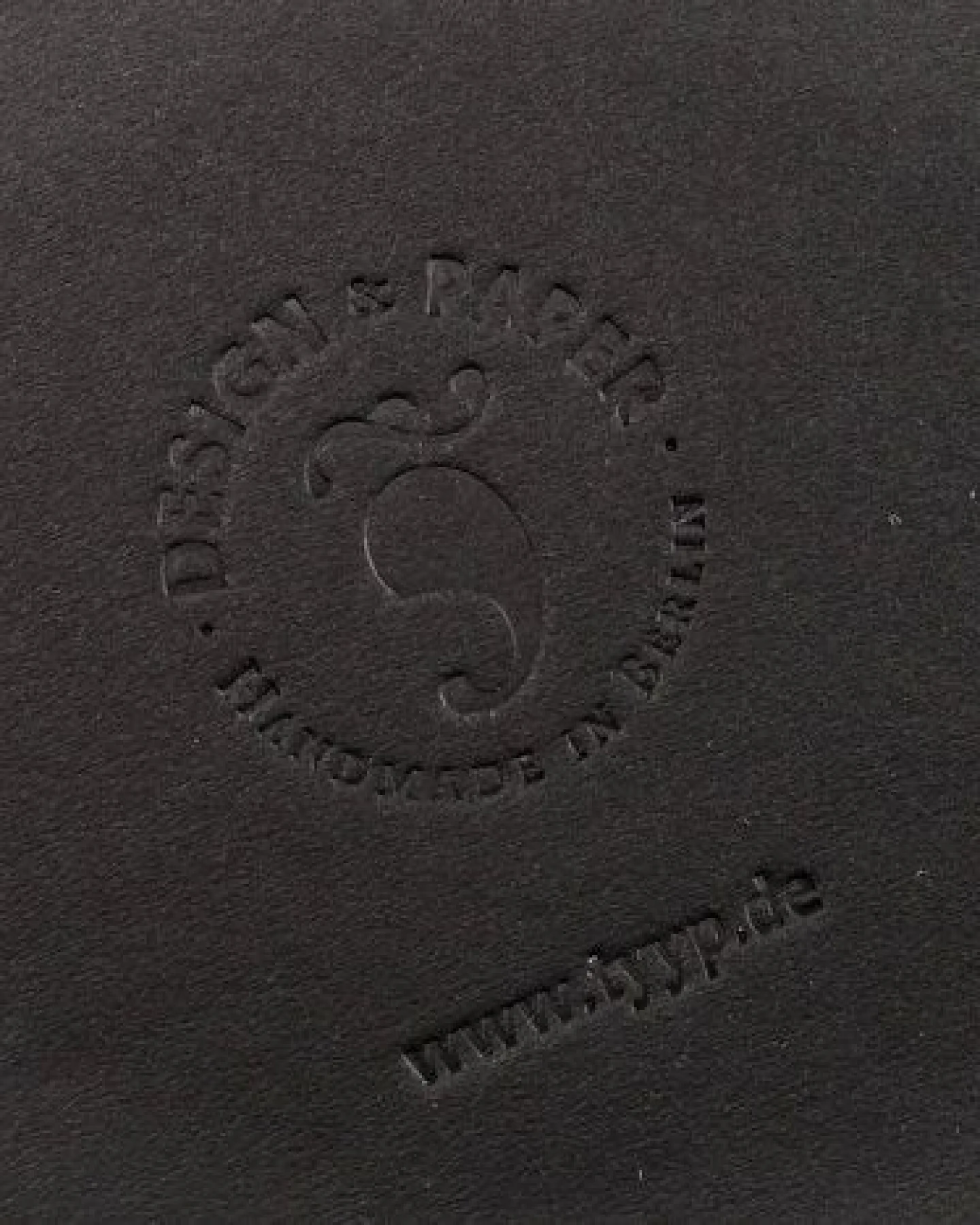 tyyp Notizbuch A5 schwarz – 100% Recyclingpapier – made in Germany – BerlinBook – Ansicht 4
