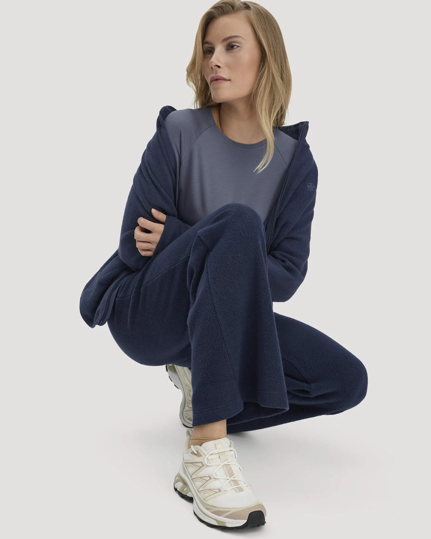 hessnatur Loungewear Fleece Hose Relaxed ACTIVE LIGHT aus Bio-Baumwolle - blau - Größe XXL – Ansicht 4