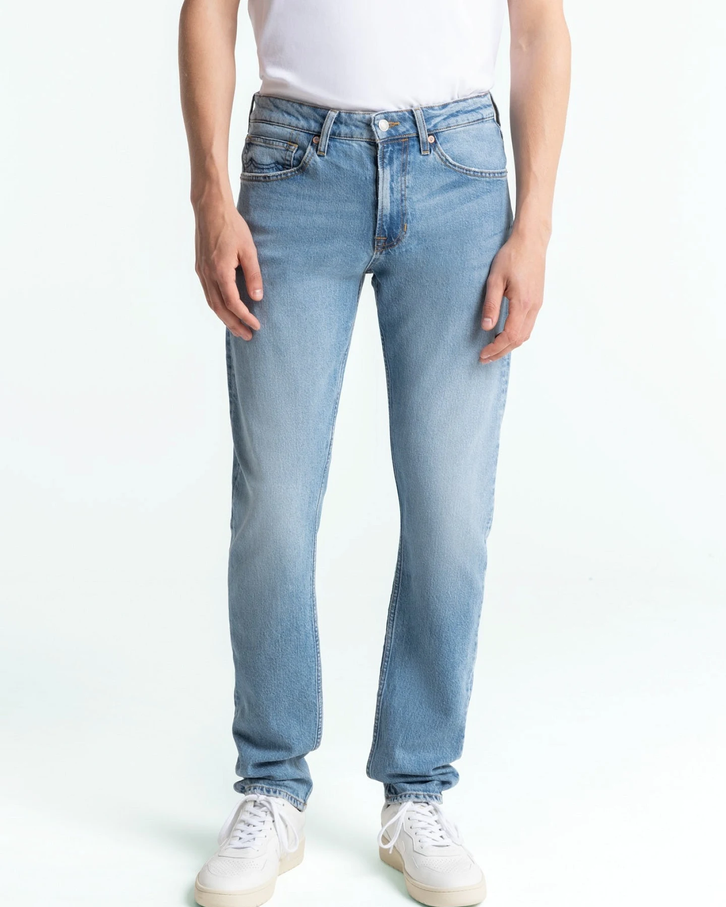 Kings of Indigo Herren vegan Jeans Charles Antonie Tiefes Königsblau – Ansicht 2